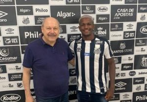 Ap S Novela Joia Da Base Assina Primeiro Contrato O Santos