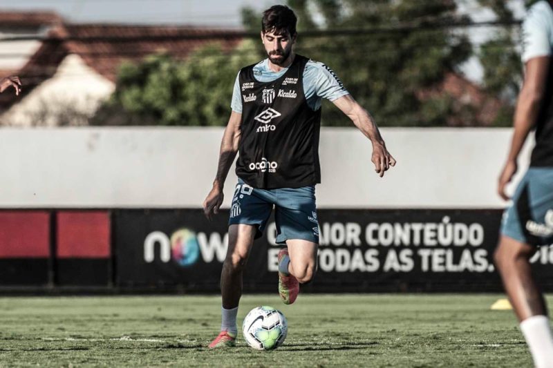 Luan Peres comemora permanência no Santos e agradece carinho do