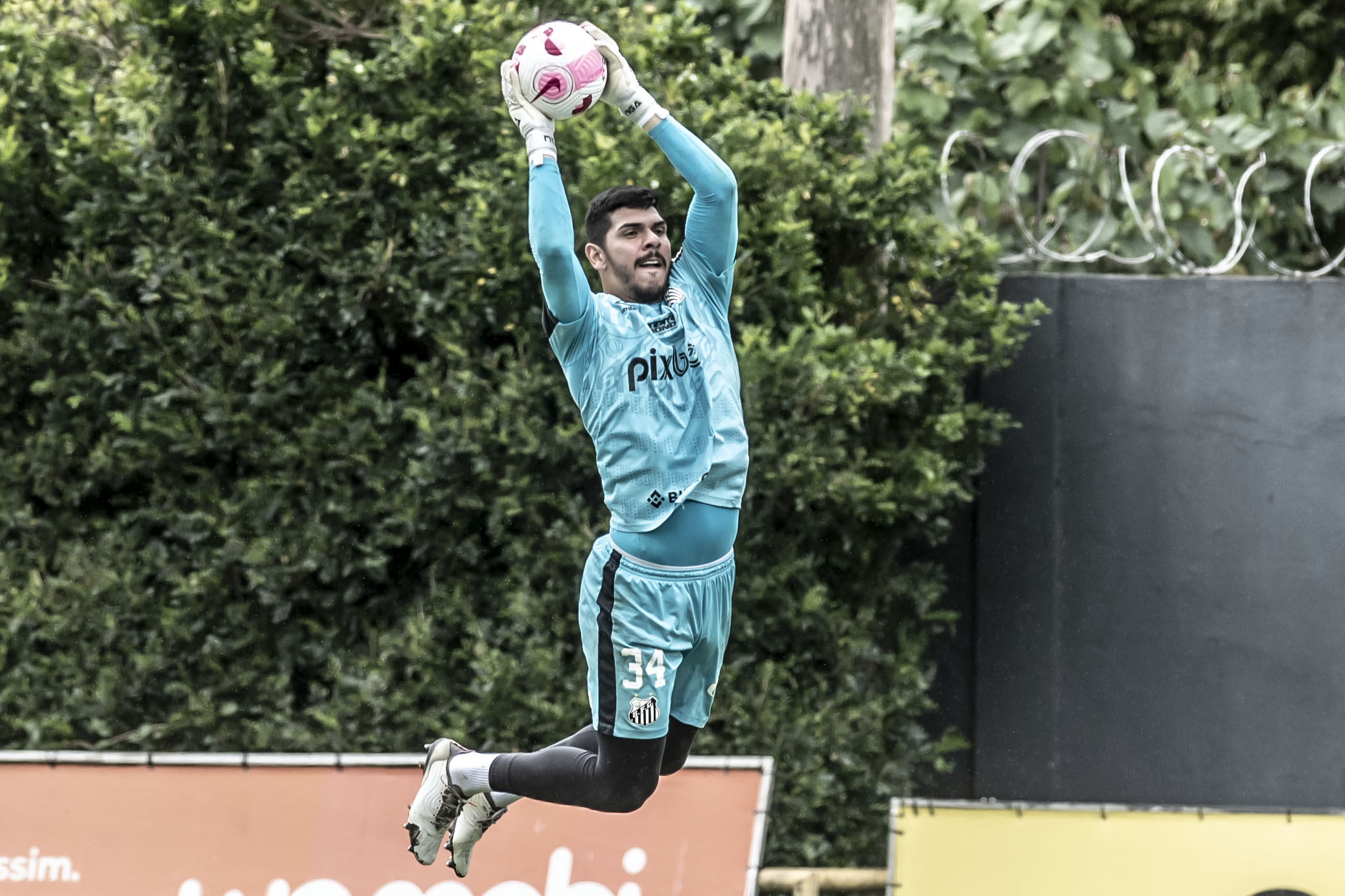 João Paulo inicia transição física de olho na estreia do Santos no