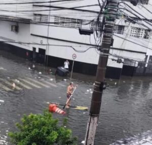 Chuva Em Santos Alaga Ruas Pr Ximas Ao Est Dio Da Vila Belmiro Di Rio