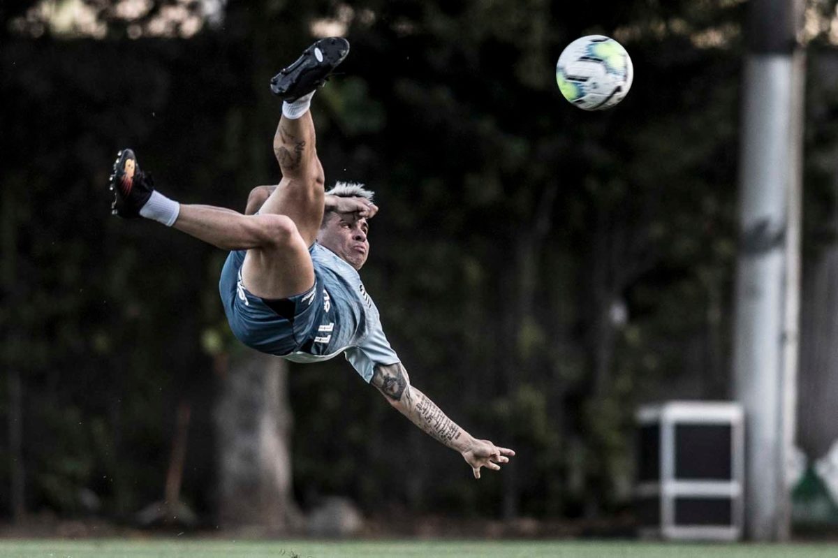 Santos recusa oferta de clube árabe por Soteldo e aguarda ...