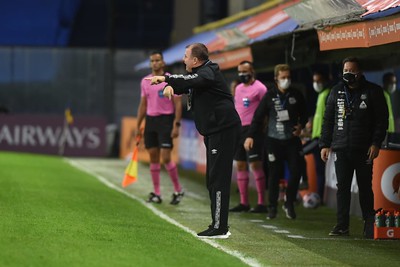 Foi rebaixado com o Santos e agora pode abandonar o clube para jogar no  Boca Juniors