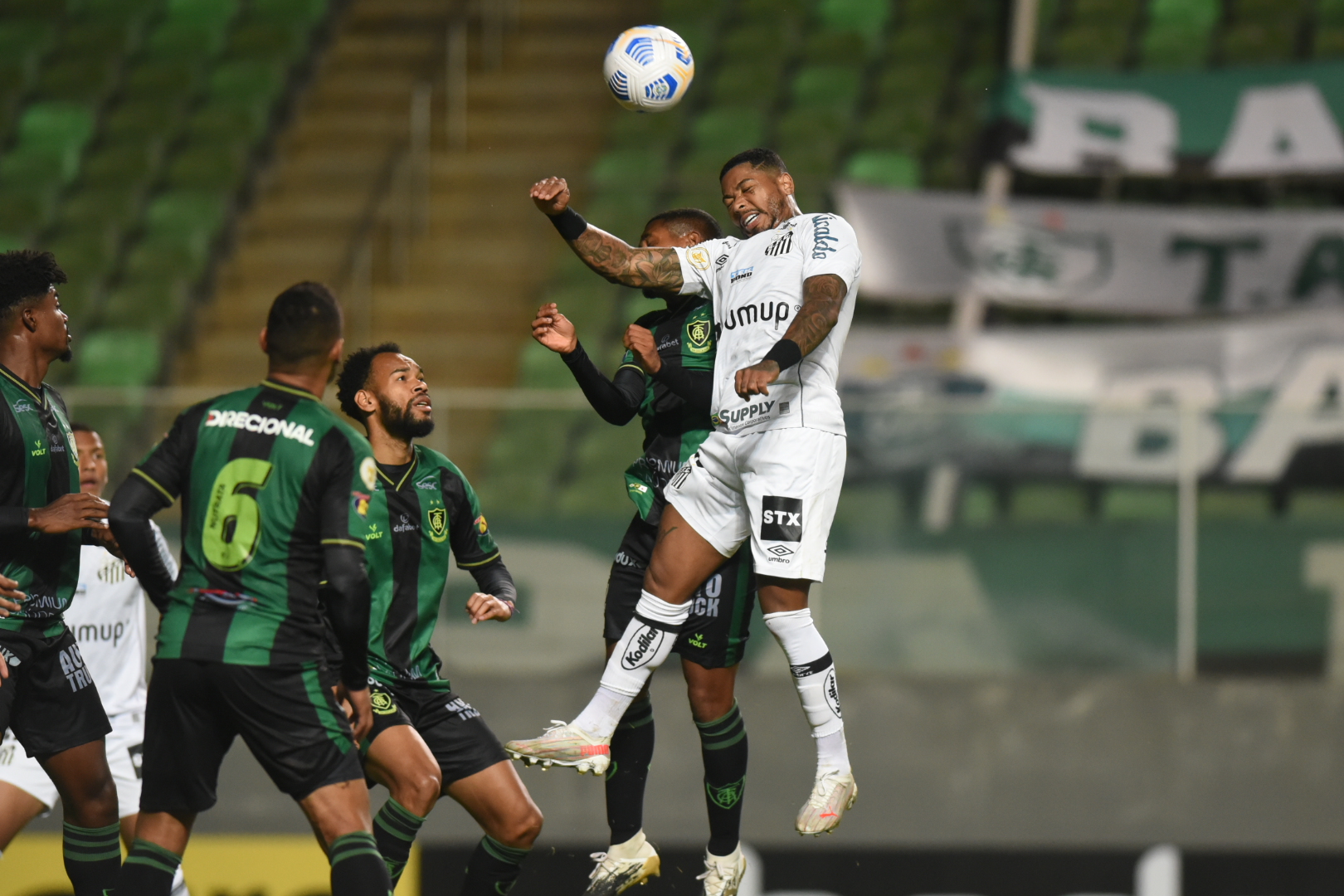 Próximo adversário do Santos, Corinthians perdeu todos os jogos como  visitante no Brasileiro - Diário do Peixe