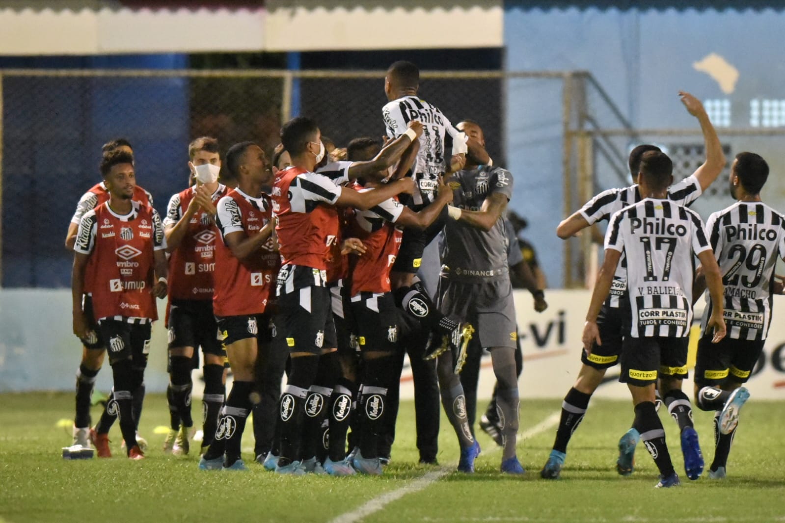 Sereias vencem o São Paulo e garantem vaga na final do Paulista Feminino;  veja os gols – Santistas