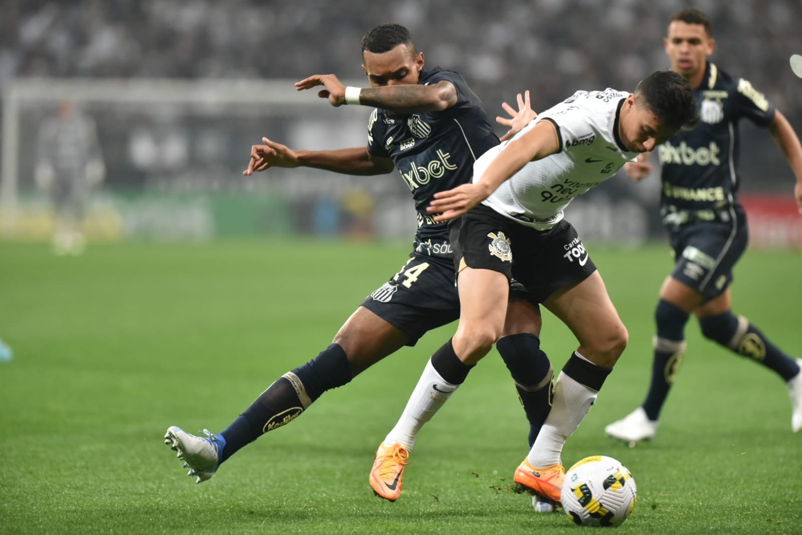 Goleiro do Corinthians é titular em goleada do Brasil contra Nova