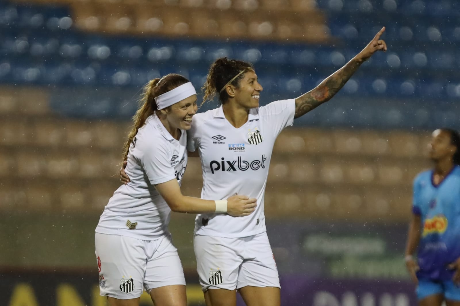 Cristiane faz quatro gols em goleada do Santos pelo Paulista