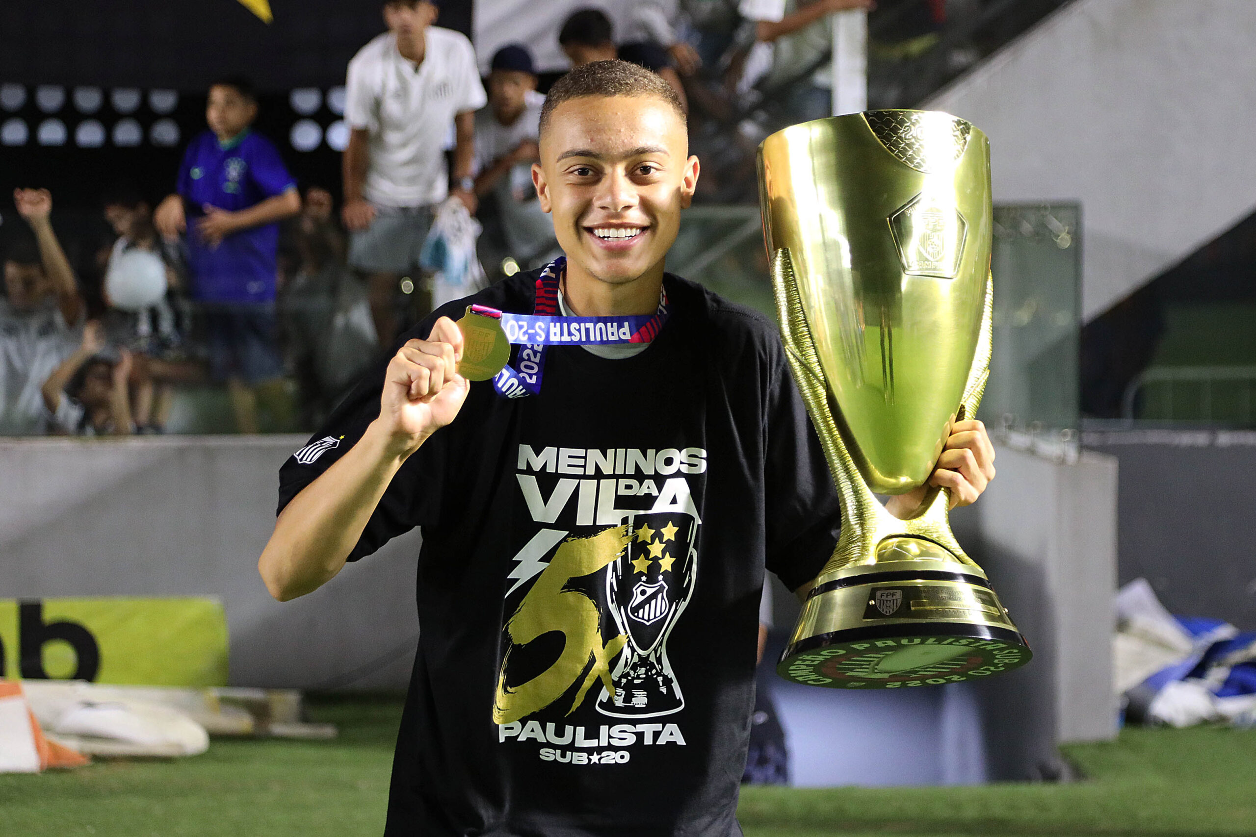 Renyer supera lesão e drama familiar e busca volta por cima no Santos -  Lance!