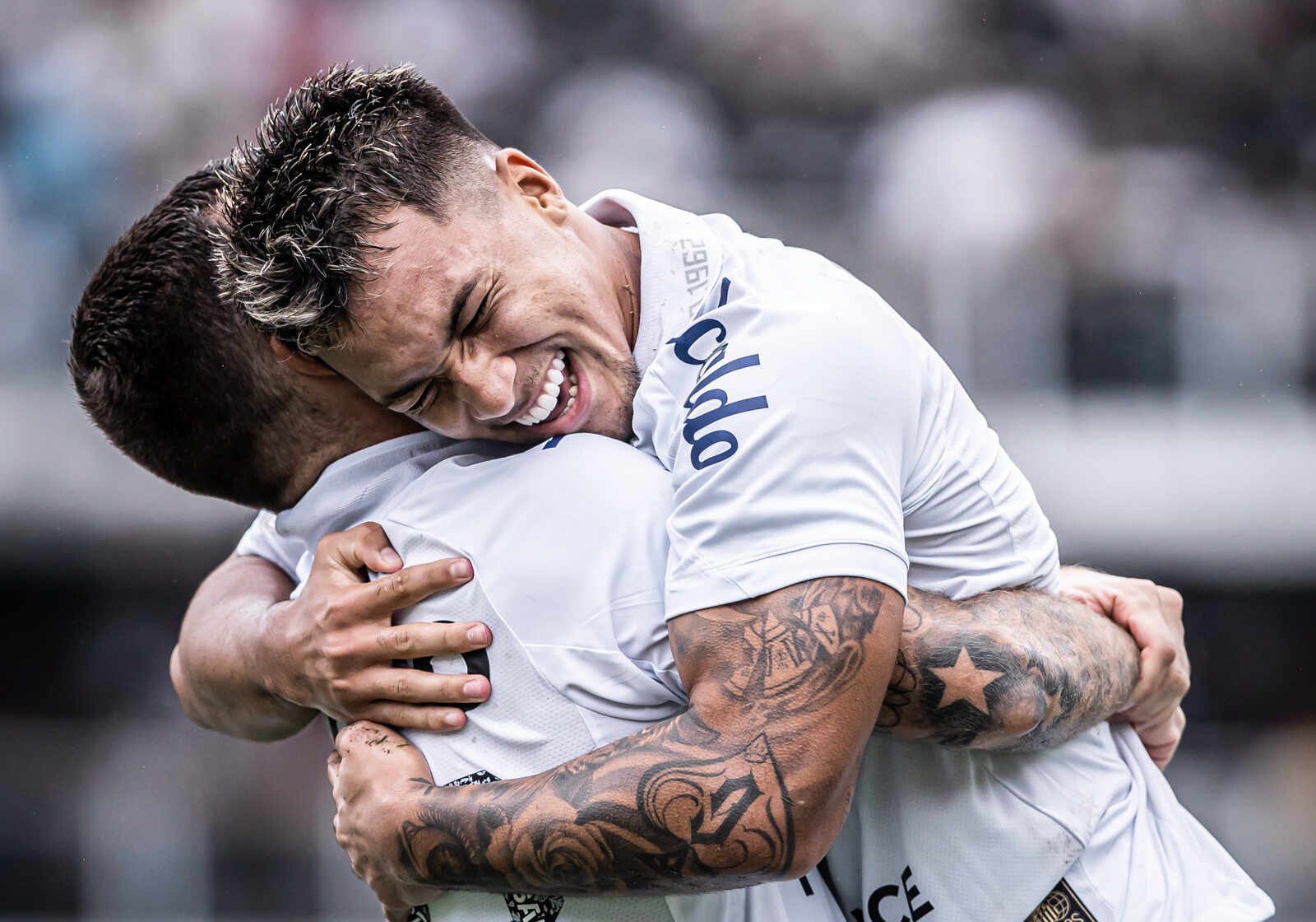 Lucas Lima brilha e é aplaudido pela torcida do Santos na volta à Vila:  Nem poderia acreditar, santos