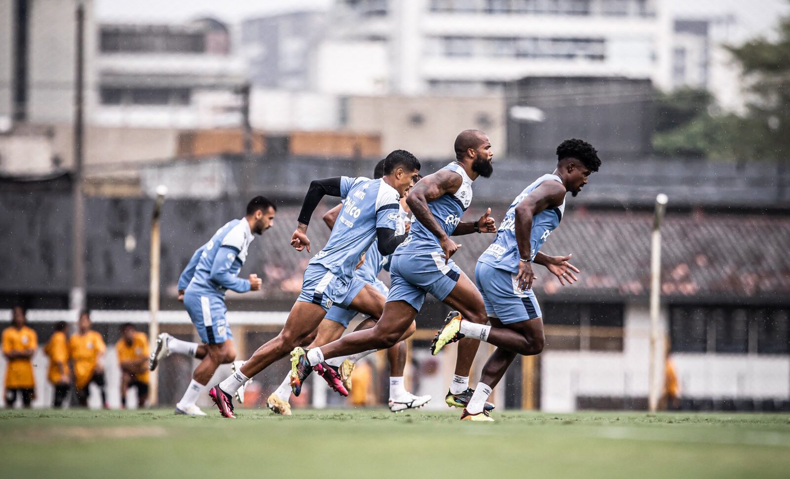 Com novidades, Santos FC se reapresenta no CT Rei Pelé para início da  pré-temporada de 2023 - Santos Futebol Clube