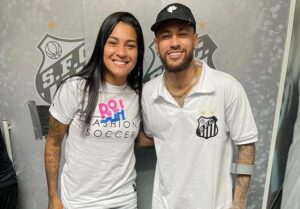 Neymar ajudou Santos a fechar patrocínio e volta à Vila Belmiro