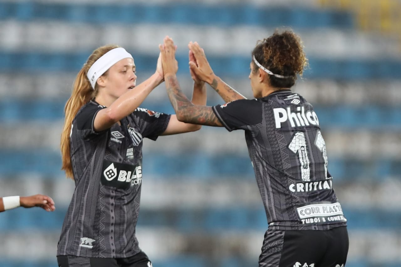 Cristiane faz quatro gols em goleada do Santos pelo Paulista