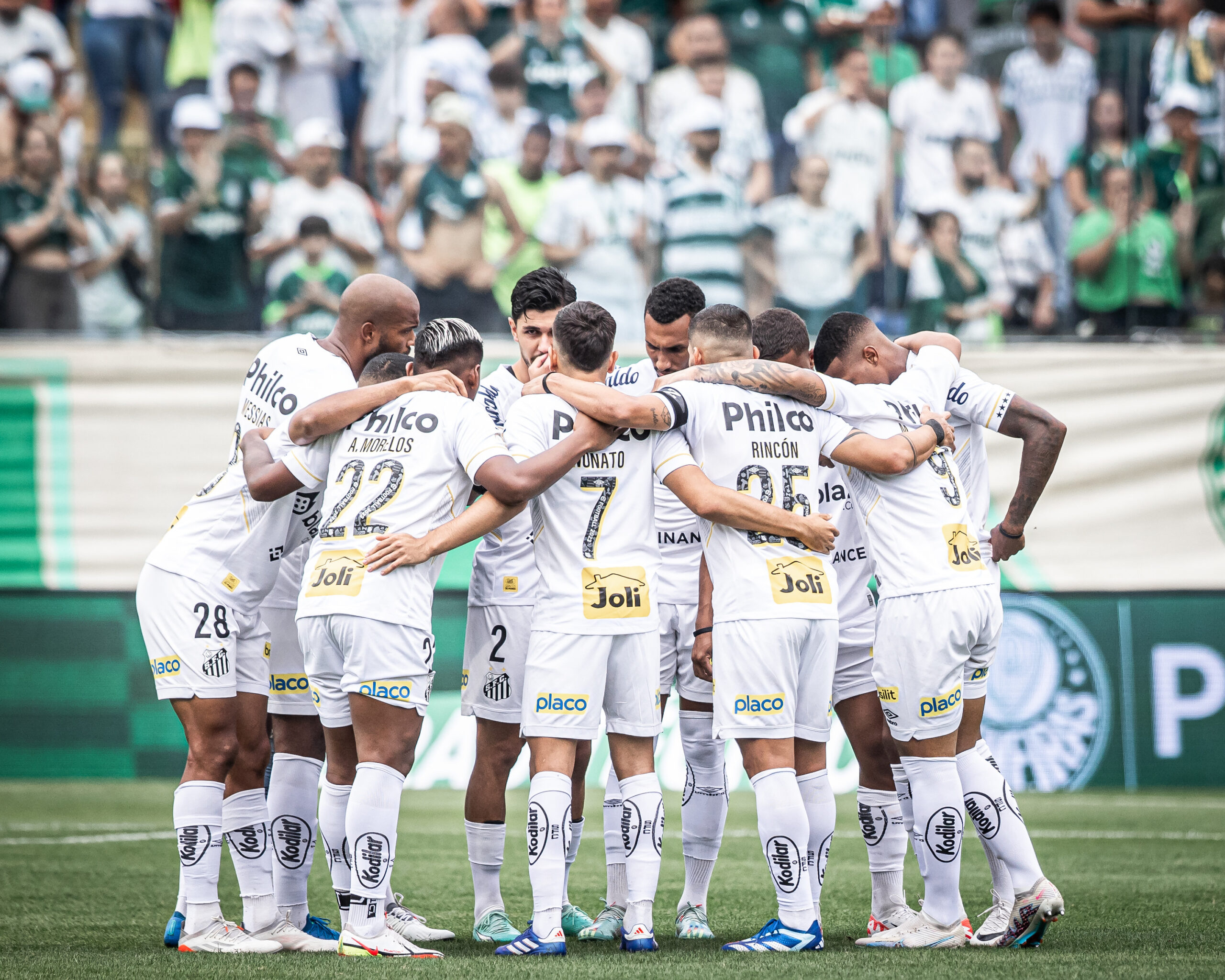 Em jogo de sete gols, Santos quebra jejum e vence o Goiás na Vila