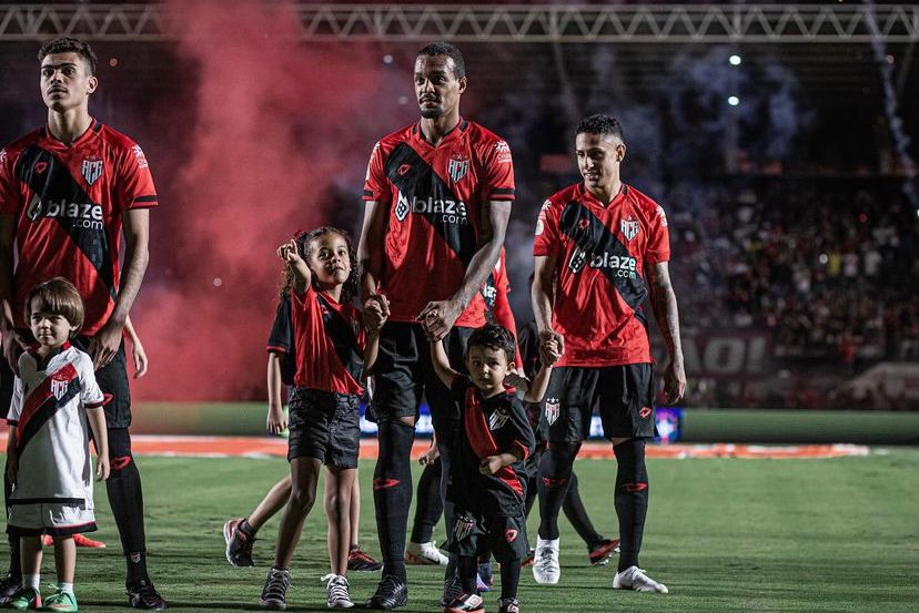 Todos os jogos são uma final, destaca zagueiro do Coritiba