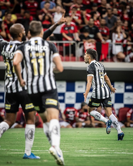 Flamengo: goleiro Santos é liberado da concentração da final da