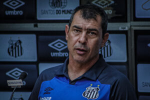 Carille promete um Santos melhor taticamente contra Guarani e Corinthians