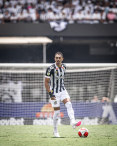 Diego Pituca é o único jogador pendurado do Santos