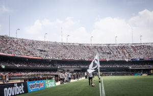 Santos leva mais público em dois jogos em São Paulo do que em sete na Vila no Paulistão