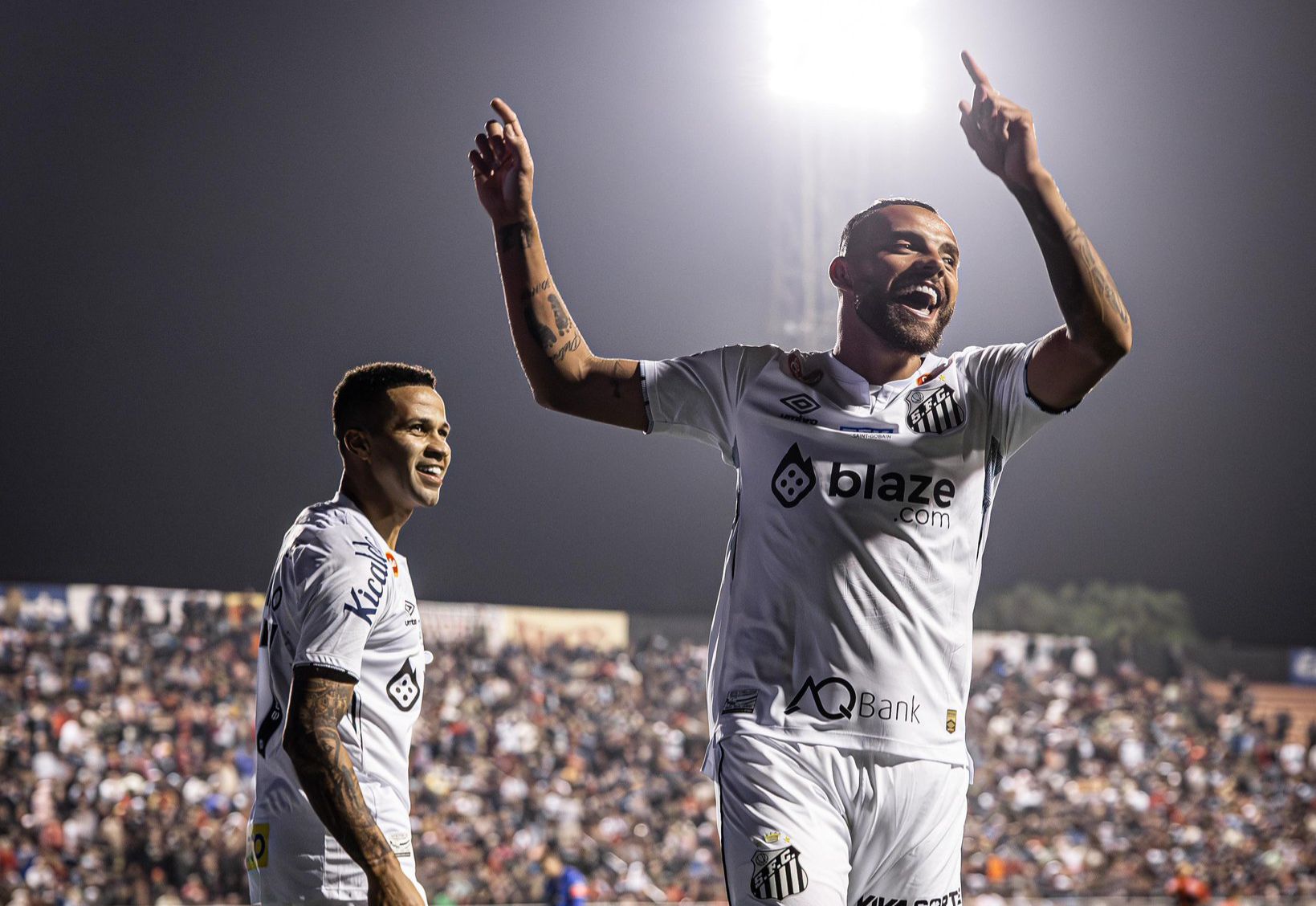 ATUAÇÕES: Guilherme e Serginho se destacam em um jogo quase perfeito do Santos