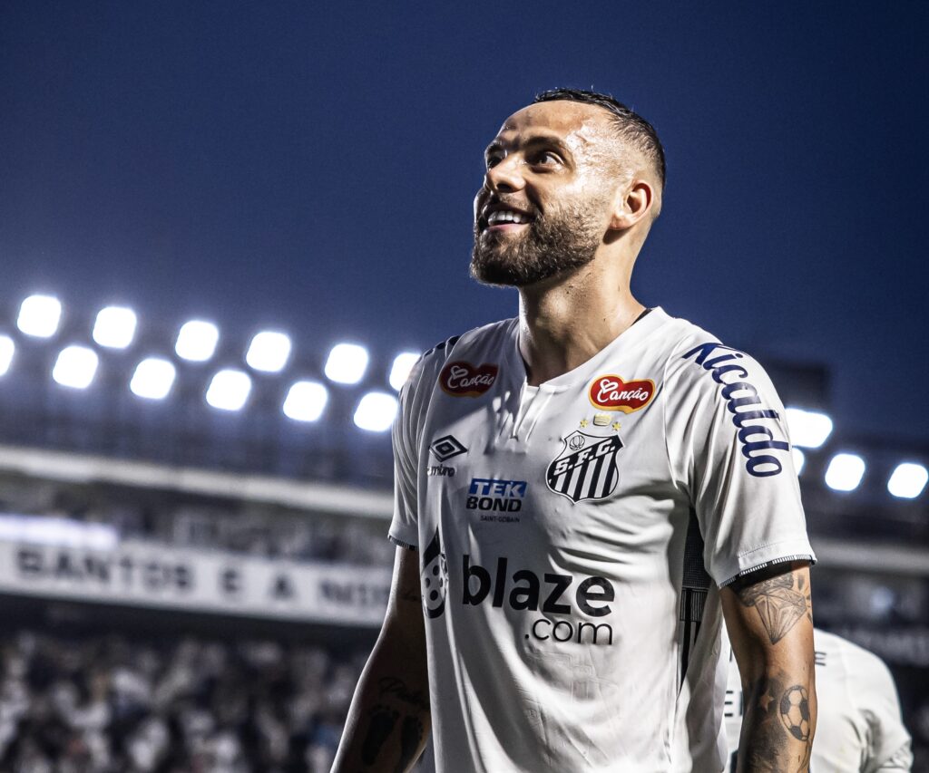 Santos deve negociar atacante Guilherme após fim da temporada