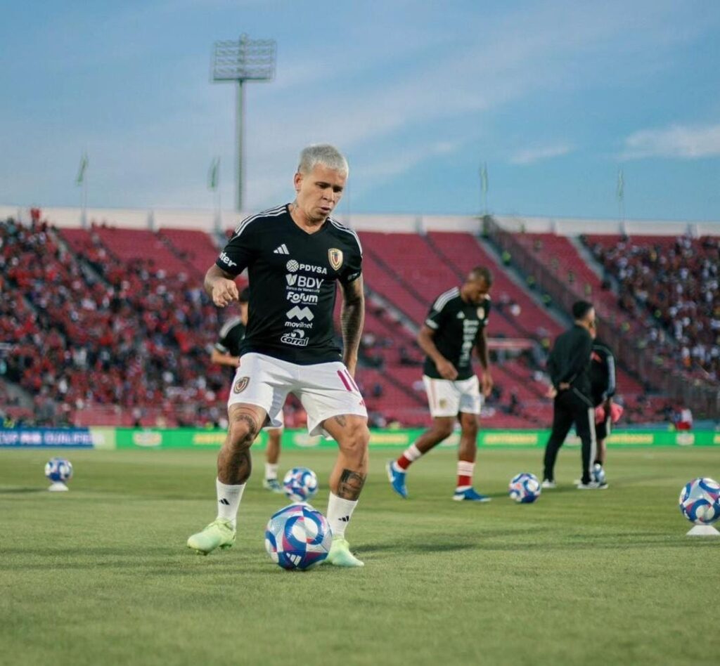 Soteldo dá assistência e Rincón faz gol contra em derrota da Venezuela