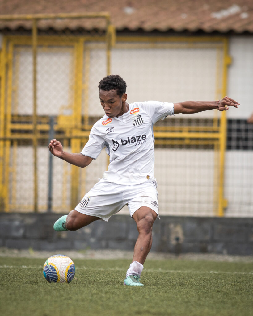 Santos perde de virada para o Avaí na semifinal e se despede da BG Cup de Futebol